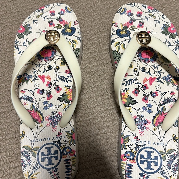 Tory Butch flip flop. Sz 7 - Picture 5 of 6